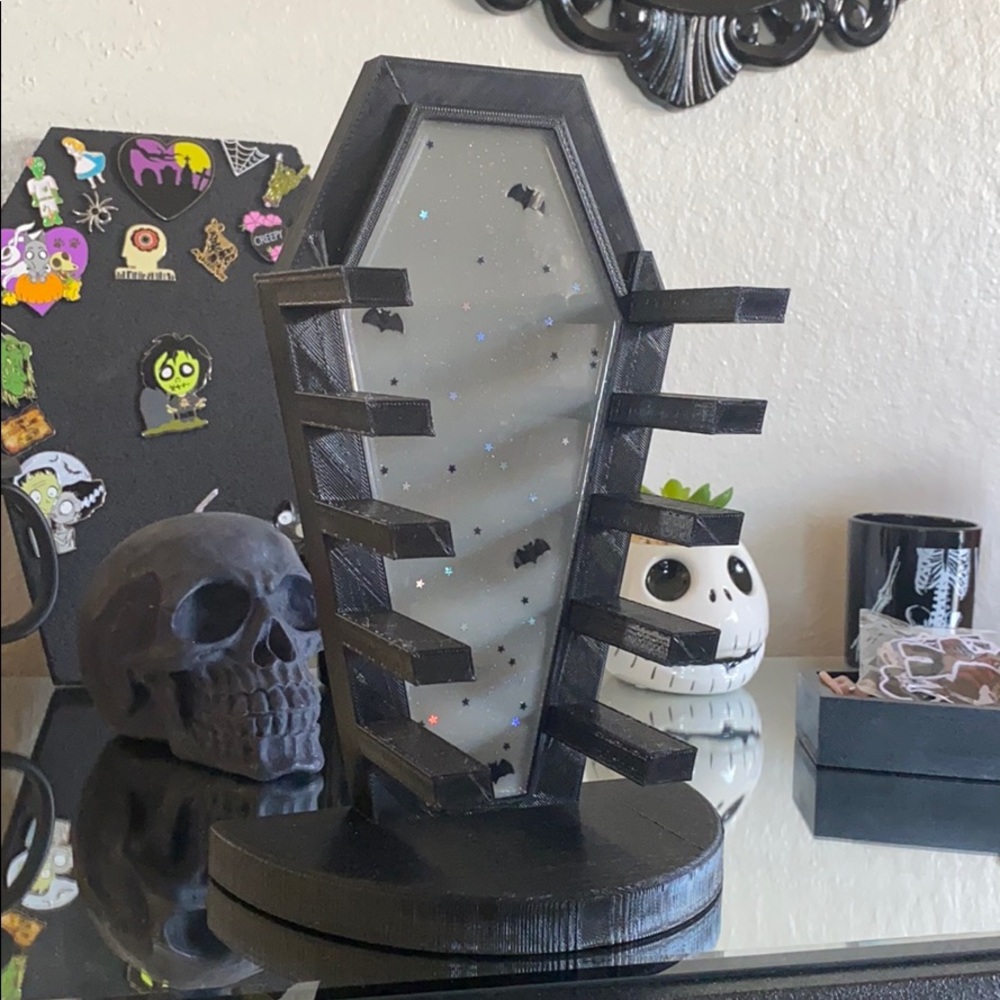 Coffin makeup pallet holder